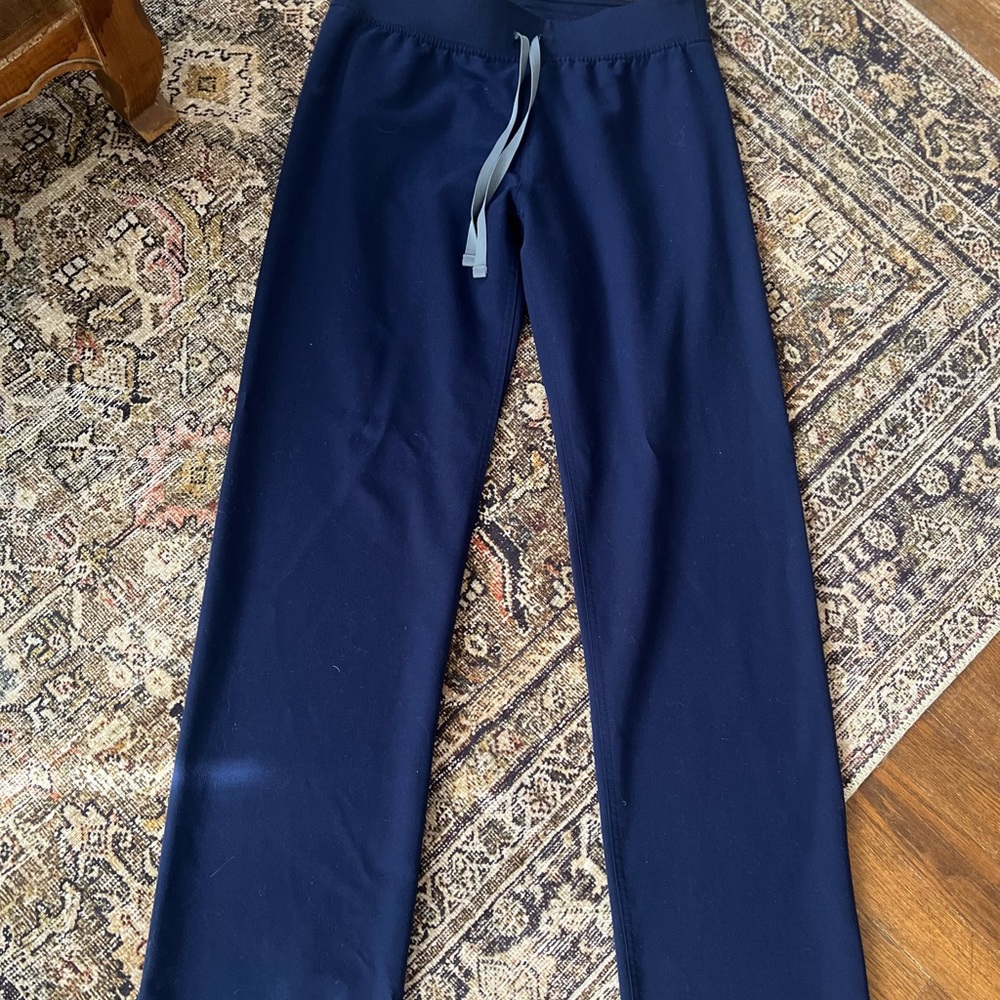Navy Figs small/tall Livingston pants